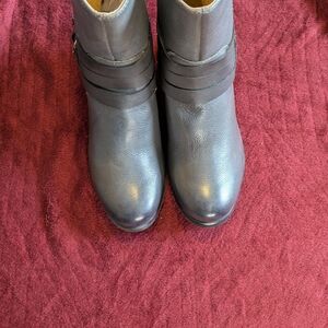 NW/OB Naturalizer women's gray leather buckle ankle side zip boots,7M